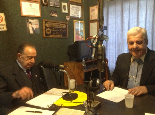 El Dr. Raffo y el Crio. Inspector (R) Hermes Acuña, hablando del caso Ángeles Rawson en el programa radial 